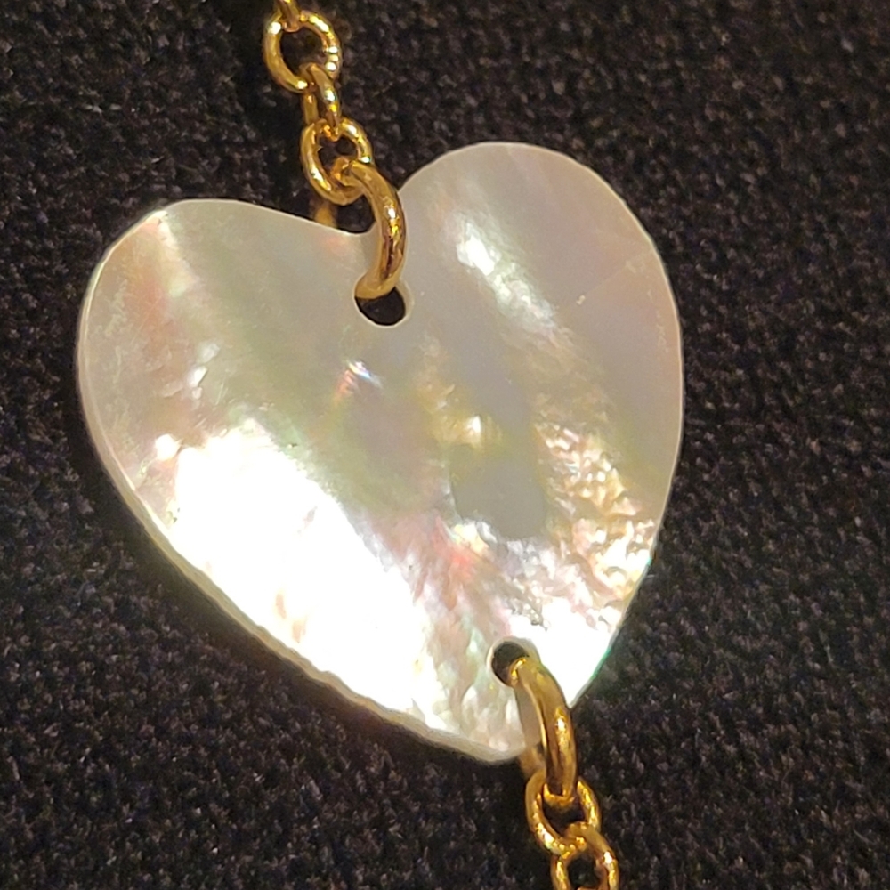 Carolers New York Necklace with Mother of Pearl Hearts and like Gold Chain Long